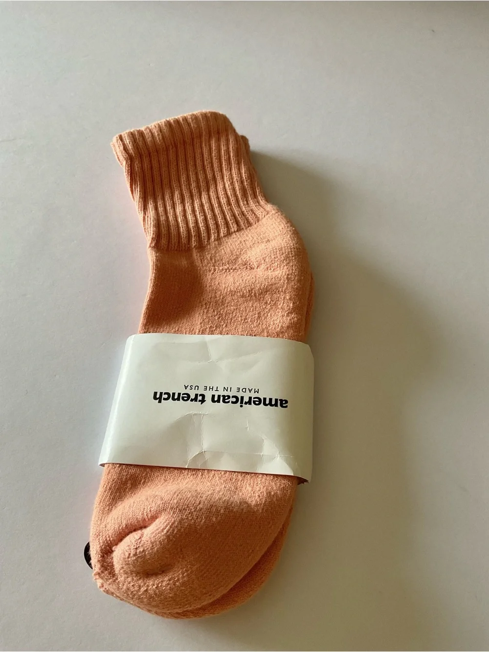 AMERICAN TRENCH WOMENS SOLID QUARTER CREW SOCKS PEACHY PINK OS NWT